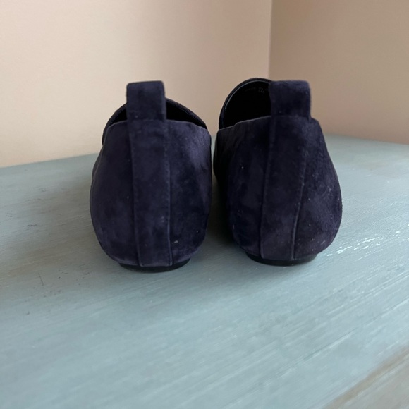 Banana Republic navy suede loafer flats size 6 - Picture 4 of 5